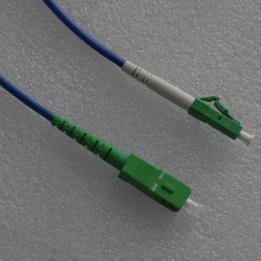 SC/APC to LC/APC Armored Patch Cord Singlemode Simplex 3M SC/APC to LC/APC Armored Patch Cord Singlemode Simplex 3M
