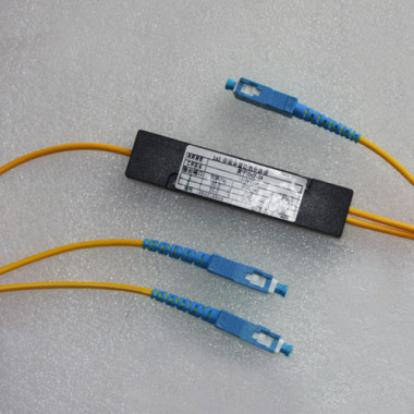 1x2 SC to SC Splitter Singlemode 2.0mm 1550nm 50/50 1x2 SC to SC Splitter Singlemode 2.0mm 1550nm 50/50