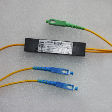 1x2 SC/APC to SC Splitter Singlemode 3.0mm 1550nm 50/50 1x2 SC/APC to SC Splitter Singlemode 3.0mm 1550nm 50/50