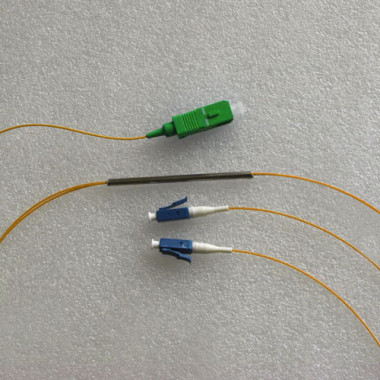 1x2 SC/APC to LC Splitter Singlemode 0.9mm 1550nm 50/50 1x2 SC/APC to LC Splitter Singlemode 0.9mm 1550nm 50/50