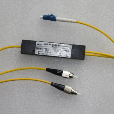 1x2 LC to FC Splitter Singlemode 3.0mm 1550nm 50/50 1x2 LC to FC Splitter Singlemode 3.0mm 1550nm 50/50