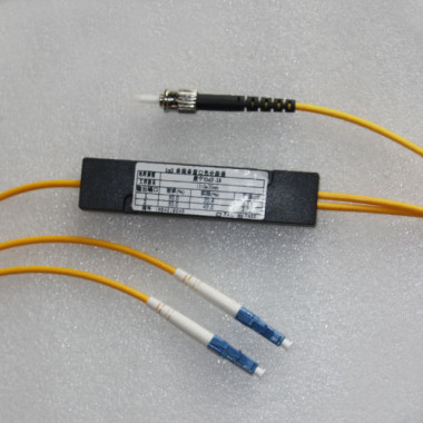 1x2 ST to LC Splitter Singlemode 3.0mm 1310nm & 1550nm 50/50 1x2 ST to LC Splitter Singlemode 3.0mm 1310nm & 1550nm 50/50